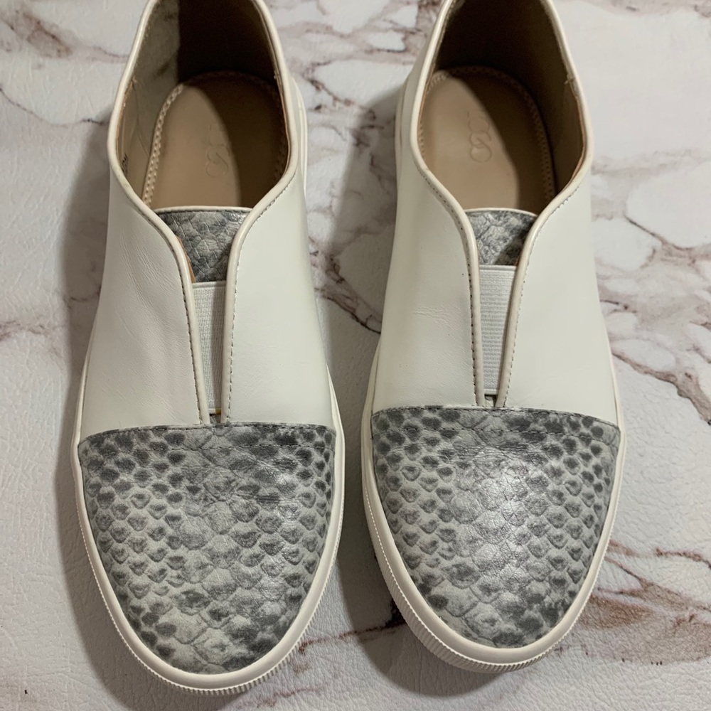LOGO Lori Goldstein White Leather Sneakers 7.5